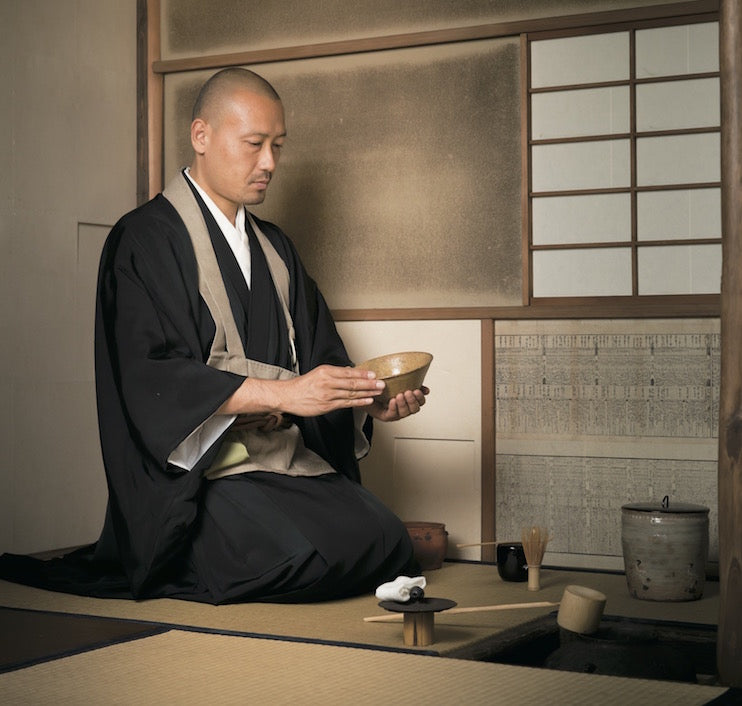 Kogo / Incense Containers Open the Atmospheric Paths of Creativity & Socialization