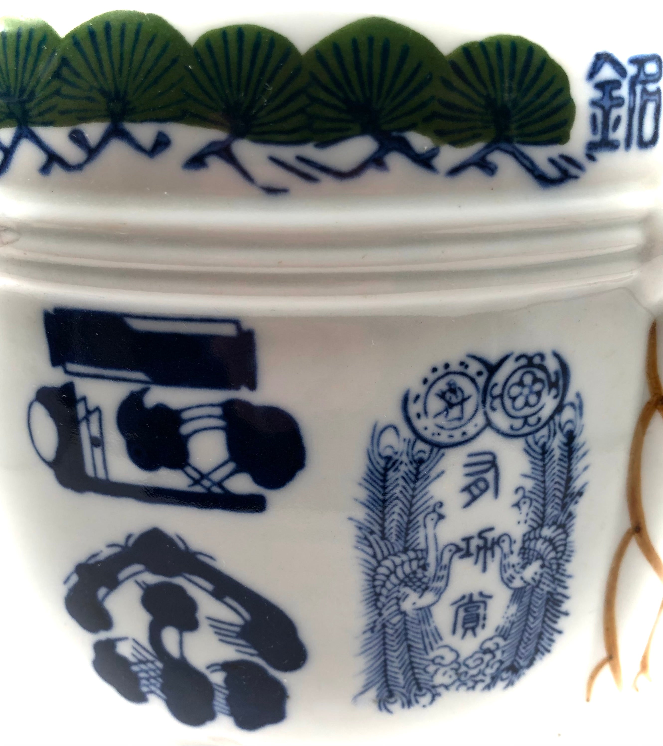 Antique Japanese Blue and White Porcelain Sake Cask / Taru Porcelain Barrel Dispenser