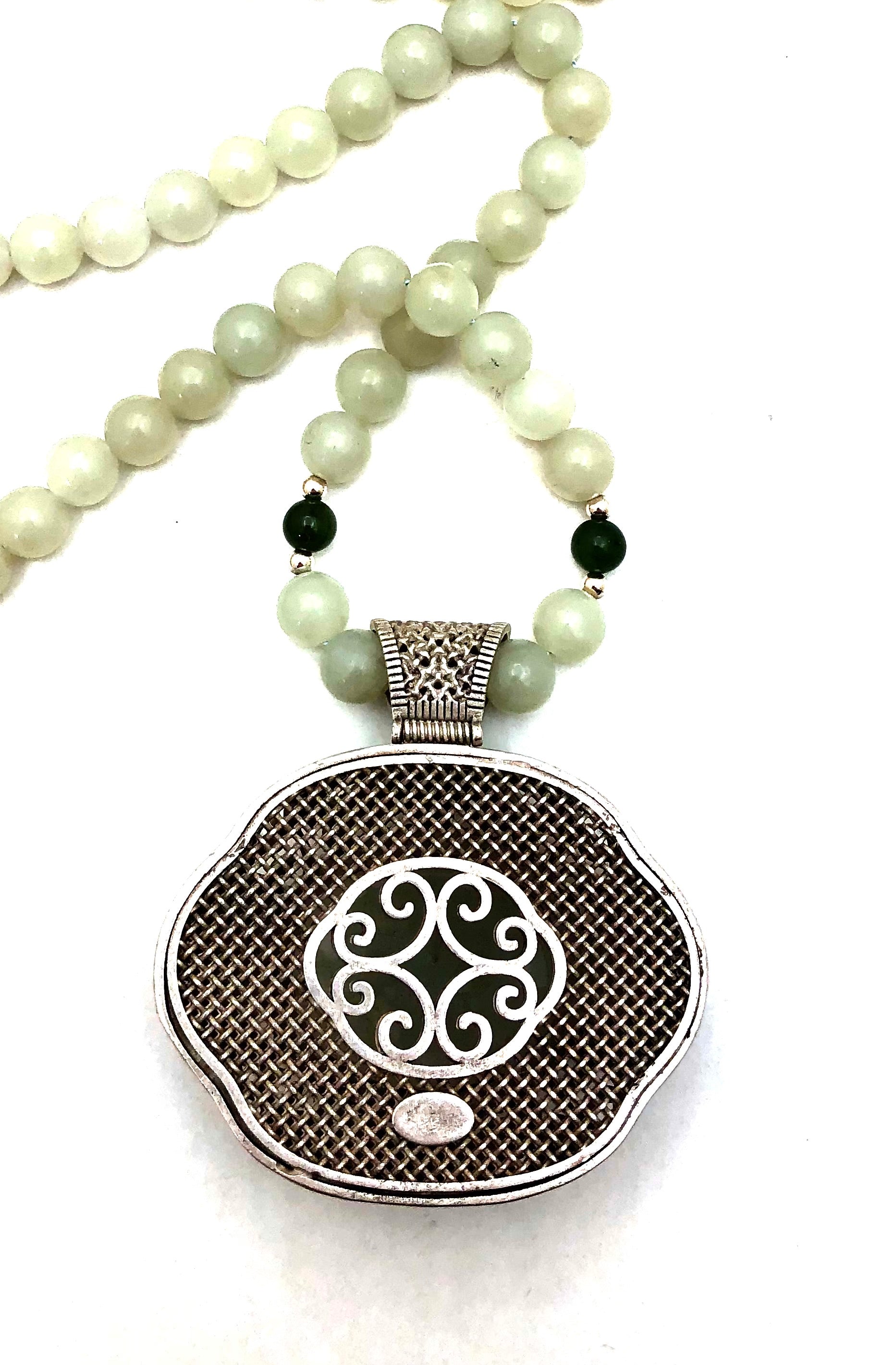 Vintage Chinese Export Jade and Gold Filigree Enamel Pendant