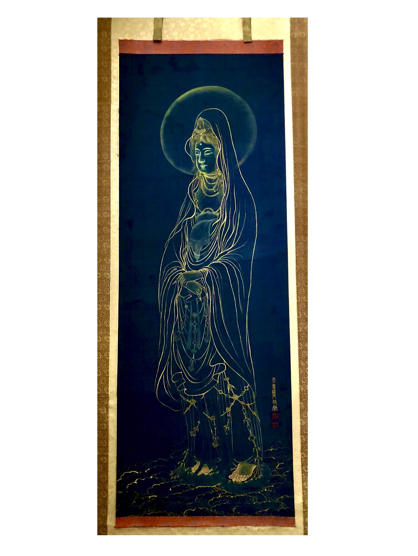 Antique Hanging Scroll: Water-Moon Avalokiteśhvara (Guanyin) | KAKEJIKU Buddist Masterpiece