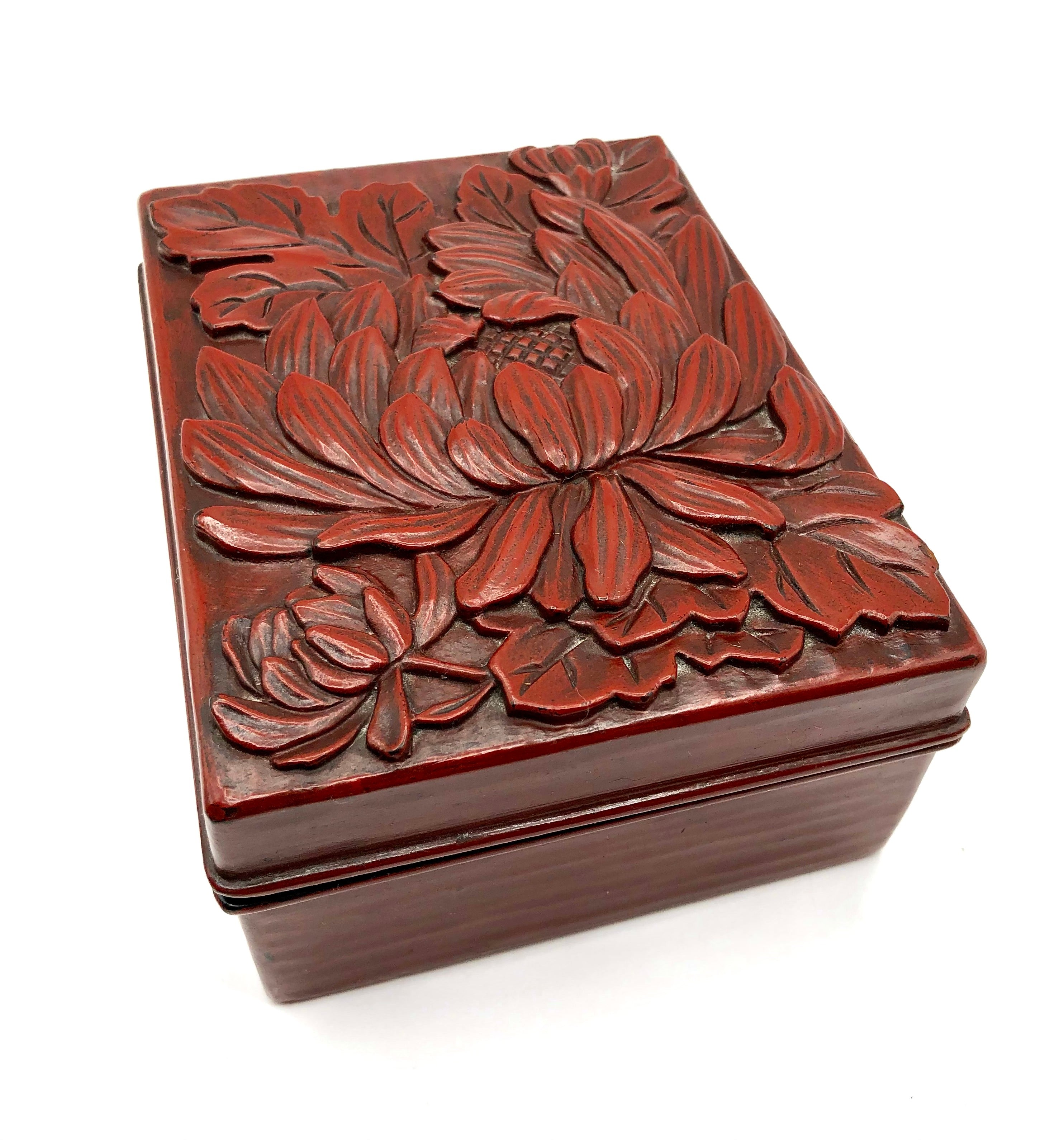 Antique Japanese Kamakura-bori Lacquer Box | Chrysanthemum Takamakie Relief Carving
