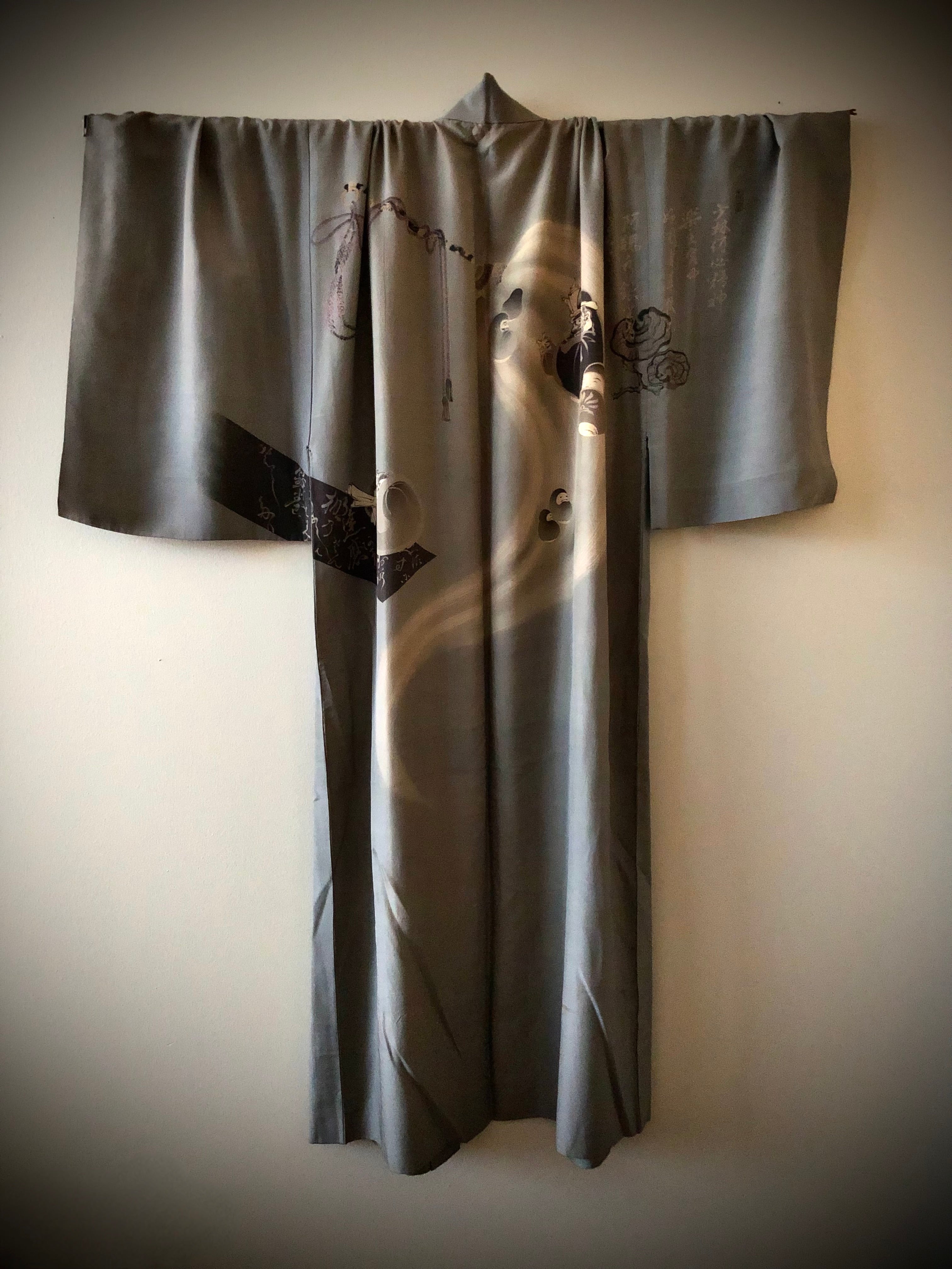 Japanese Vintage Gentleman Silk Naga-juban with Multiple images of Daruma