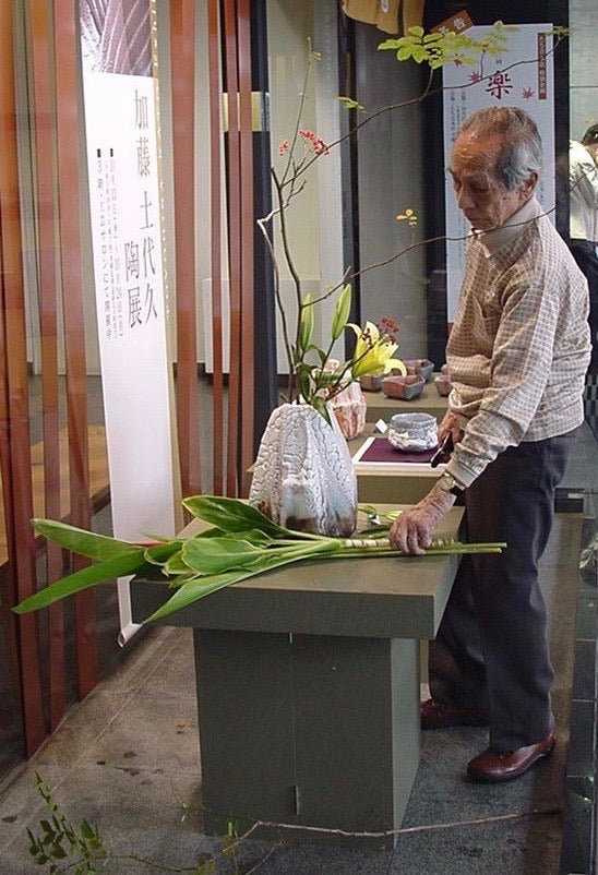 Japanese Double Extension Paulownia Wood Ikebana Container | Nijugiri Style